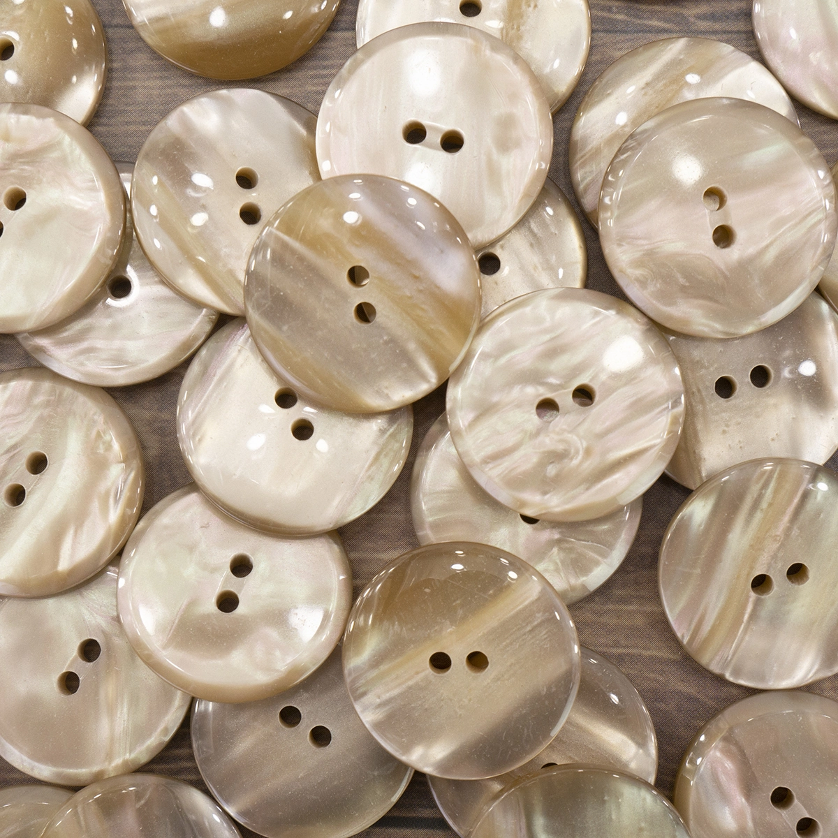 Пуговицы CONCEPT Mother of Pearl, размер 36 (23 мм), COL.3 Snail