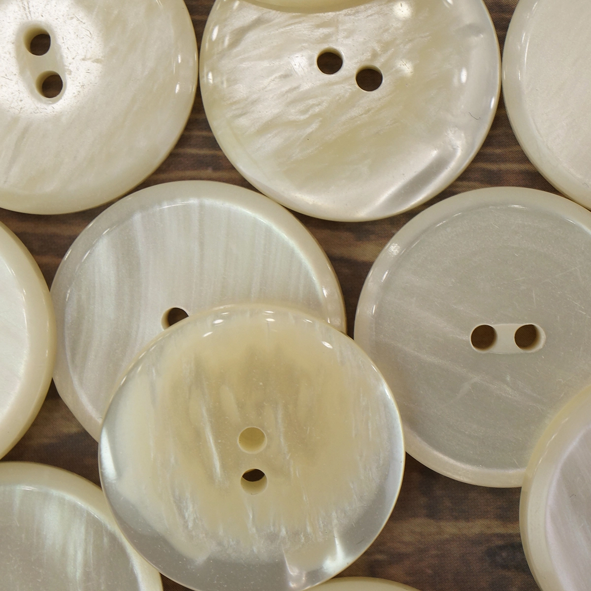 Пуговицы CONCEPT Mother of Pearl, размер 44 (28 мм), COL.1 Australian