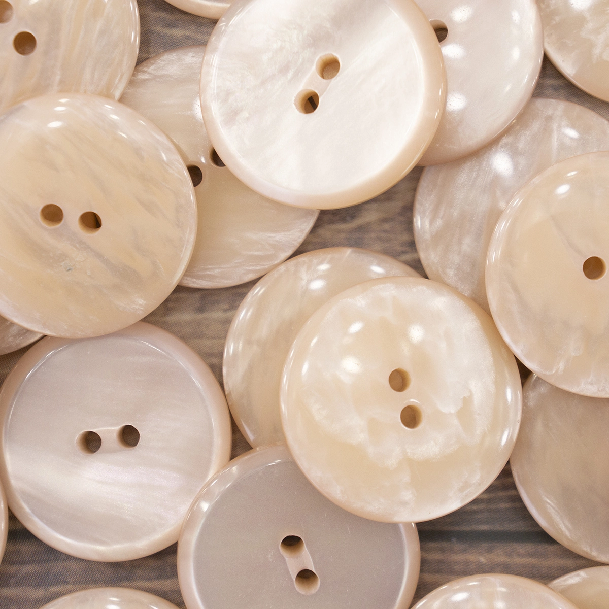 Пуговицы CONCEPT Mother of Pearl, размер 36 (23 мм), COL.59