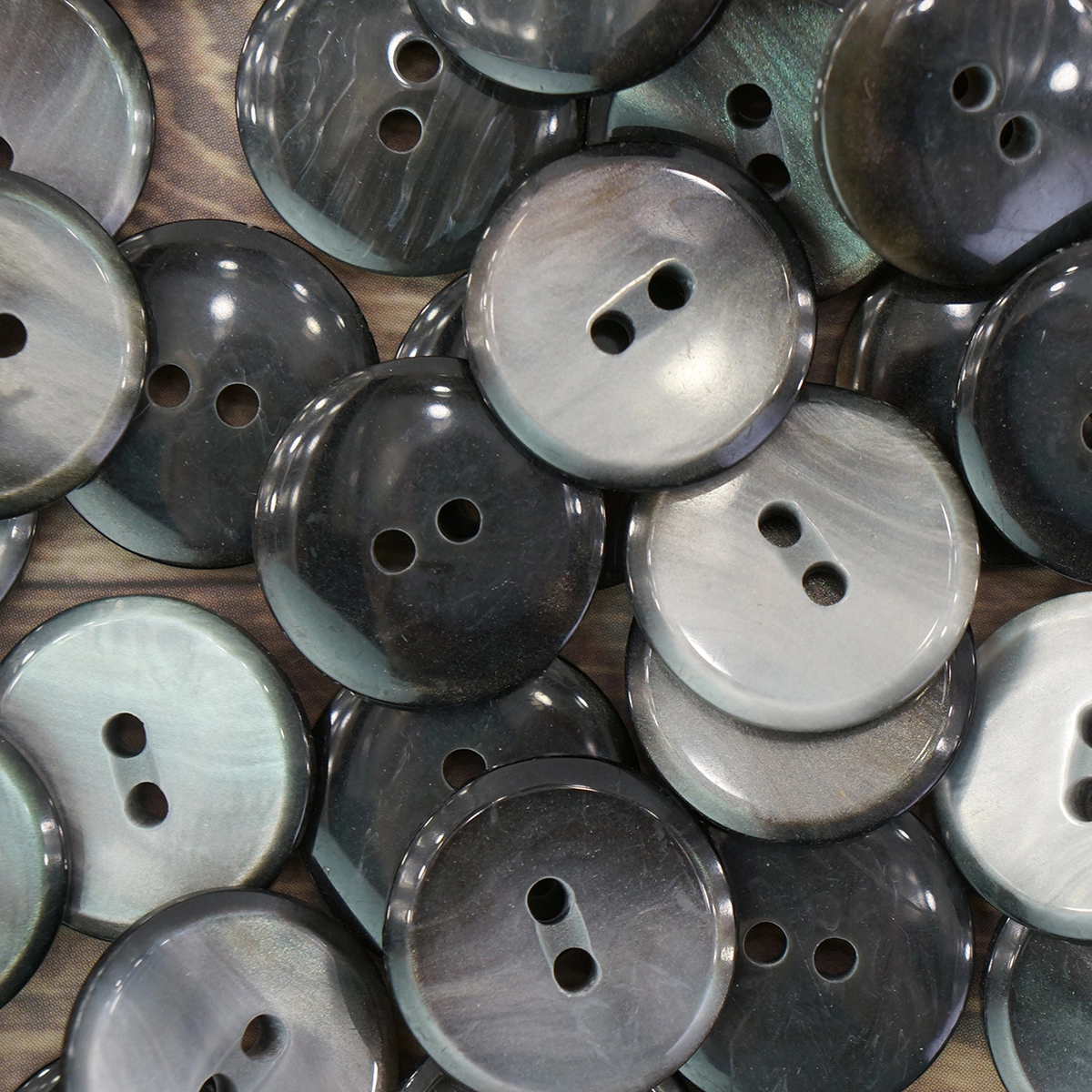 Пуговицы CONCEPT Mother of Pearl, размер 28 (18 мм), COL.2 Tahiti