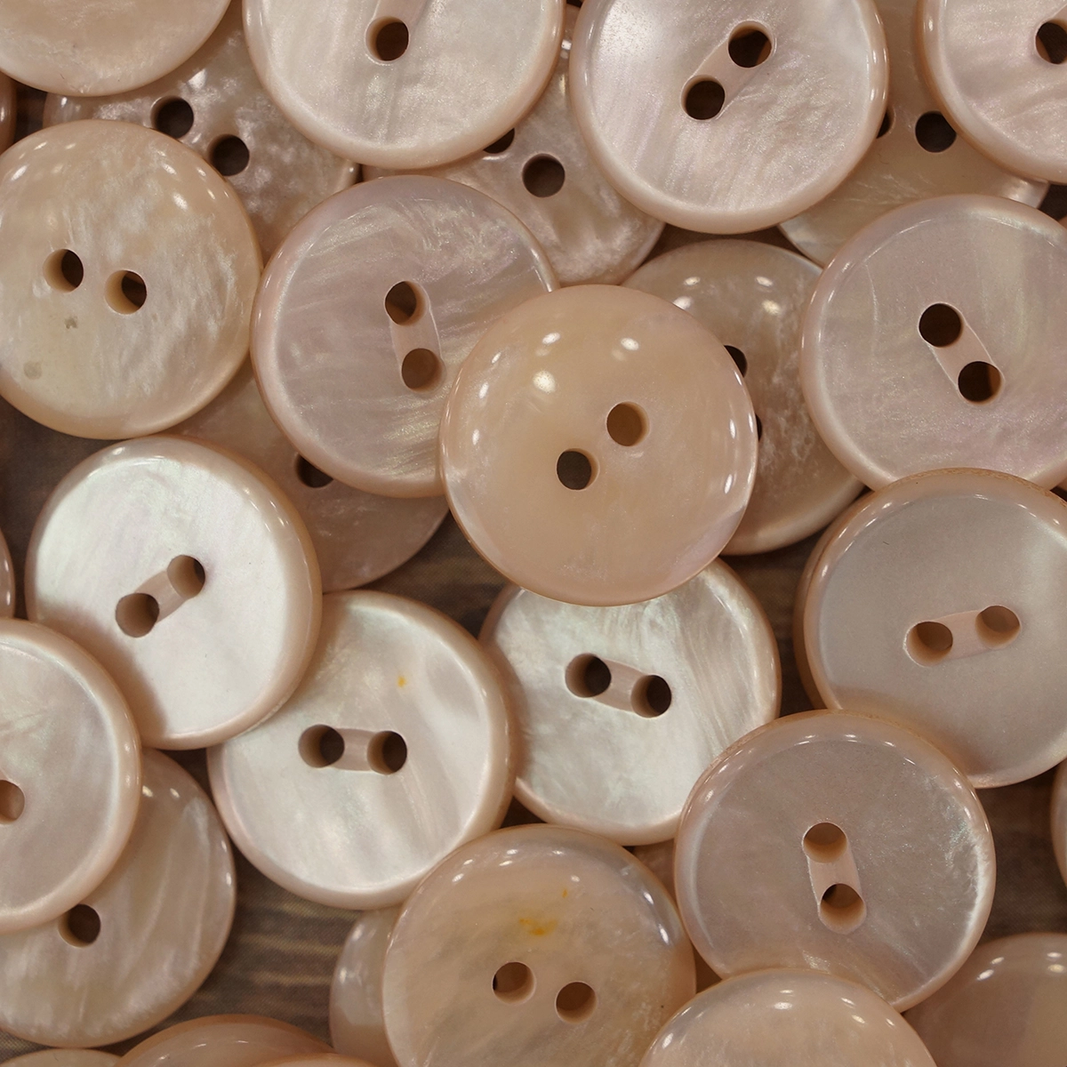 Пуговицы CONCEPT Mother of Pearl, размер 24 (15 мм), COL.59