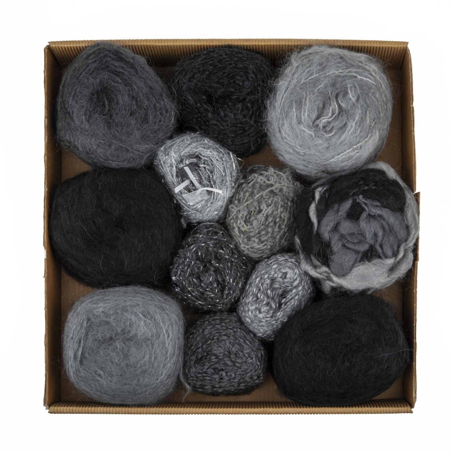 ADELE'S Magic mohair gift box набор на свитер SILVER LINING